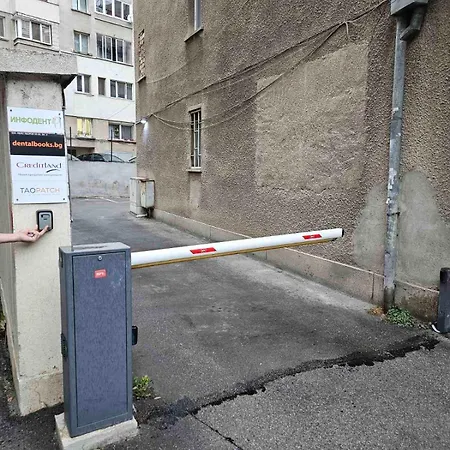 Bright And Cozy With Garage Near The Center Sofia