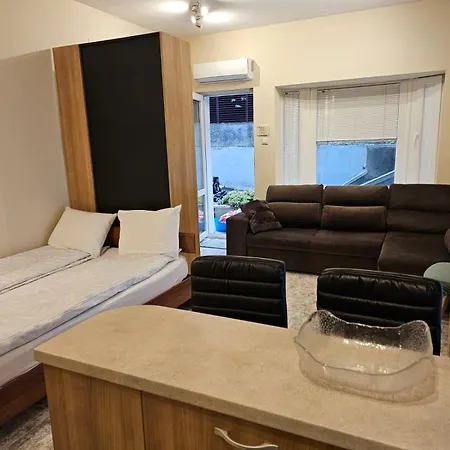 Bright And Cozy With Garage Near The Center شقة *