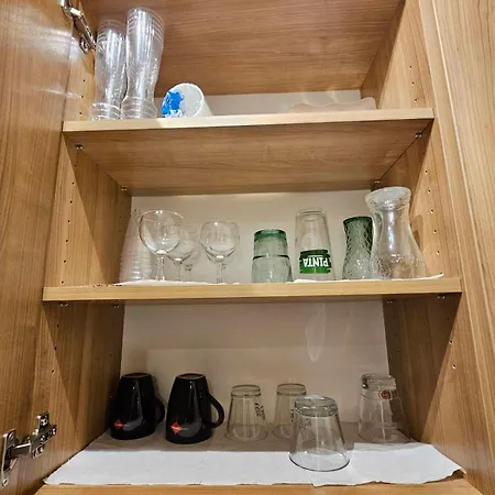 Bright And Cozy With Garage Near The Center شقة