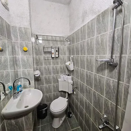 Bright And Cozy With Garage Near The Center Lägenhet Sofia